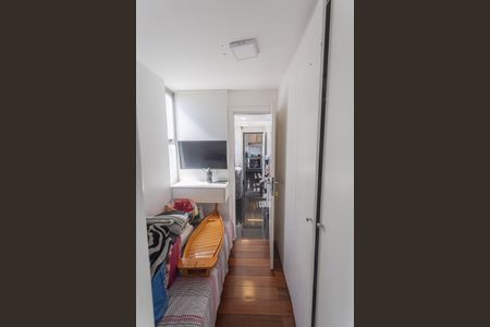 Apartamento à venda com 360m², 4 quartos e 4 vagas Apartamento à venda com 360m², 4 quartos e 4 vagasQuarto de Serviço