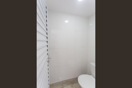 Apartamento à venda com 360m², 4 quartos e 4 vagas Apartamento à venda com 360m², 4 quartos e 4 vagasLavabo 2