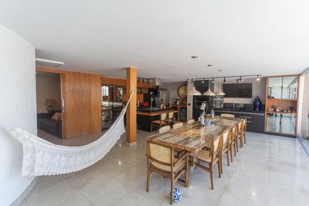 Apartamento à venda com 360m², 4 quartos e 4 vagas Apartamento à venda com 360m², 4 quartos e 4 vagasEspaço Gourmet na Cobertura