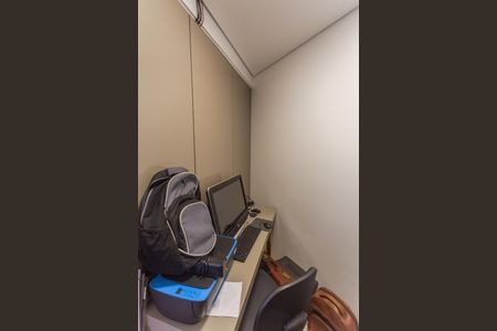 Apartamento à venda com 360m², 4 quartos e 4 vagas Apartamento à venda com 360m², 4 quartos e 4 vagasEscritório