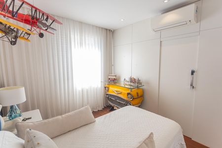 Apartamento à venda com 360m², 4 quartos e 4 vagas Apartamento à venda com 360m², 4 quartos e 4 vagasSemi-Suíte 2