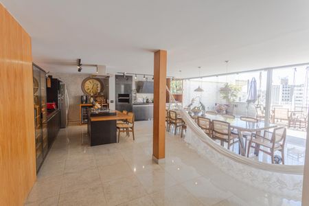 Apartamento à venda com 360m², 4 quartos e 4 vagas Apartamento à venda com 360m², 4 quartos e 4 vagasEspaço Gourmet na Cobertura