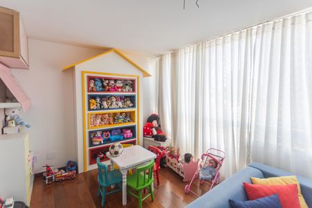 Apartamento à venda com 360m², 4 quartos e 4 vagas Apartamento à venda com 360m², 4 quartos e 4 vagasSuíte 2