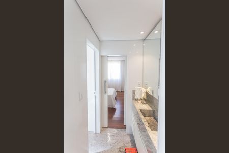 Apartamento à venda com 360m², 4 quartos e 4 vagas Apartamento à venda com 360m², 4 quartos e 4 vagasBanheiro da Semi-Suíte