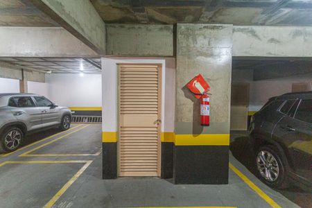 Apartamento à venda com 360m², 4 quartos e 4 vagas Apartamento à venda com 360m², 4 quartos e 4 vagasQuarto de Despejo