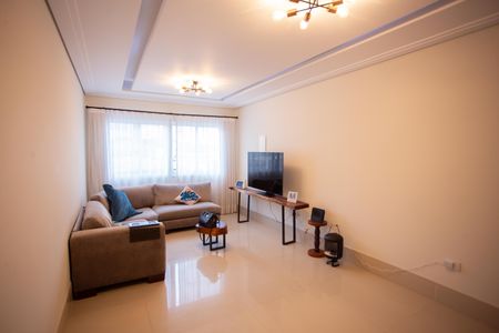 Casa à venda com 140m², 3 quartos e 3 vagasSala