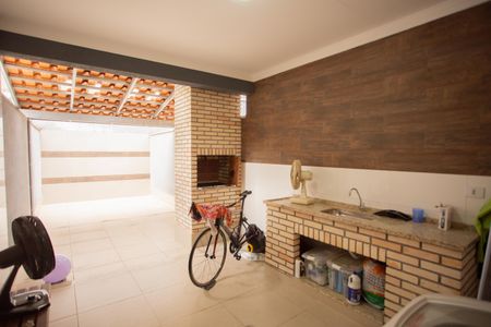 Casa à venda com 140m², 3 quartos e 3 vagasÁrea de Serviço