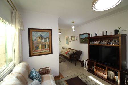 Casa à venda com 175m², 3 quartos e 3 vagasSala