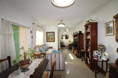 Casa à venda com 175m², 3 quartos e 3 vagasSala