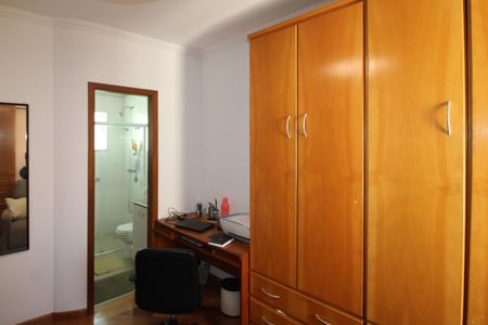 Casa à venda com 175m², 3 quartos e 3 vagasSuíte 2