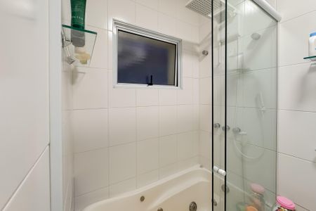 Casa à venda com 144m², 3 quartos e 2 vagasBanheiro Corredor