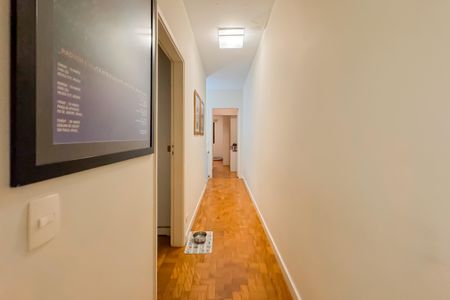 Casa à venda com 144m², 3 quartos e 2 vagasCorredor