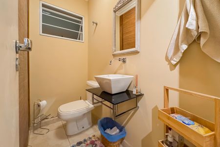 Casa à venda com 144m², 3 quartos e 2 vagasLavabo