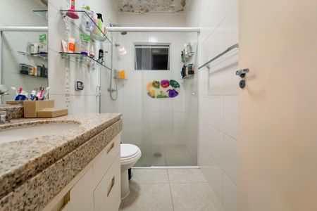 Casa à venda com 144m², 3 quartos e 2 vagasBanheiro da Suíte