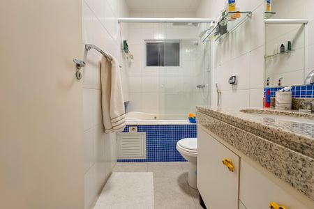 Casa à venda com 144m², 3 quartos e 2 vagasBanheiro Corredor