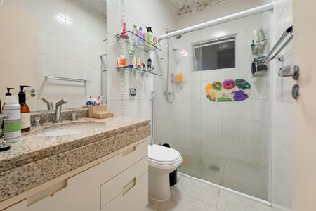 Casa à venda com 144m², 3 quartos e 2 vagasBanheiro da Suíte