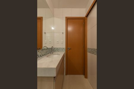 Apartamento à venda com 81m², 3 quartos e 2 vagasBanheiro Suíte 