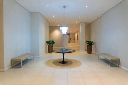 Apartamento à venda com 86m², 2 quartos e 2 vagasHall social