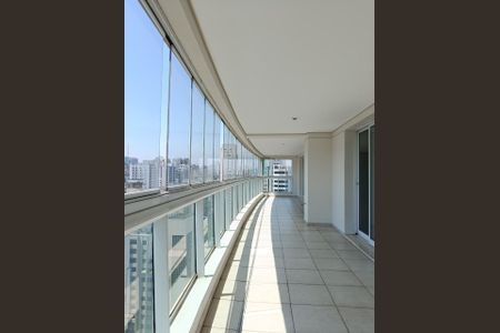 Apartamento à venda com 230m², 3 quartos e 4 vagas Apartamento à venda com 230m², 3 quartos e 4 vagasVaranda da Sala