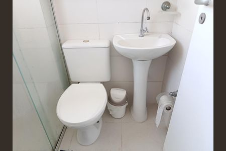 Apartamento à venda com 230m², 3 quartos e 4 vagas Apartamento à venda com 230m², 3 quartos e 4 vagasÁrea de Serviço - banheiro