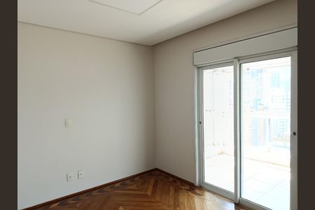Apartamento à venda com 230m², 3 quartos e 4 vagas Apartamento à venda com 230m², 3 quartos e 4 vagasQuarto