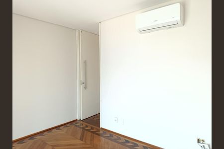 Apartamento à venda com 230m², 3 quartos e 4 vagas Apartamento à venda com 230m², 3 quartos e 4 vagasQuarto