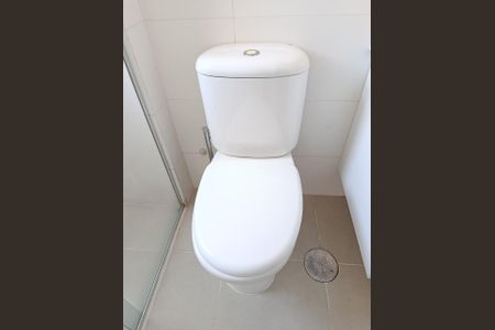 Apartamento à venda com 230m², 3 quartos e 4 vagas Apartamento à venda com 230m², 3 quartos e 4 vagasBanheiro da Suíte 1