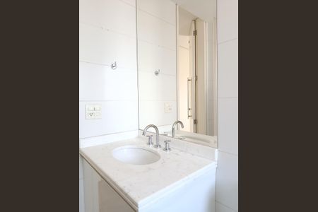 Apartamento à venda com 230m², 3 quartos e 4 vagas Apartamento à venda com 230m², 3 quartos e 4 vagasBanheiro social