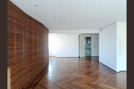 Apartamento à venda com 230m², 3 quartos e 4 vagas Apartamento à venda com 230m², 3 quartos e 4 vagasSala
