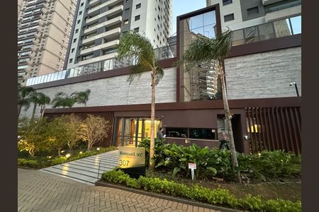 Apartamento à venda com 70m², 2 quartos e 1 vagaFachada e portaria