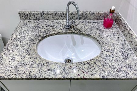 Apartamento para alugar com 52m², 2 quartos e sem vagaBanheiro