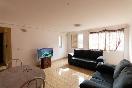 Apartamento à venda com 83m², 2 quartos e 1 vaga Apartamento à venda com 83m², 2 quartos e 1 vagaSala