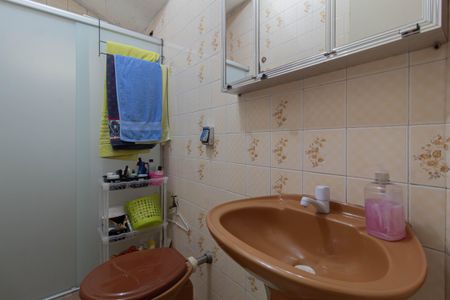 Casa à venda com 121m², 4 quartos e 2 vagas Casa à venda com 121m², 4 quartos e 2 vagasBanheiro 1