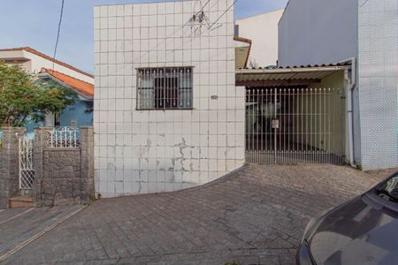 Casa à venda com 121m², 4 quartos e 2 vagas Casa à venda com 121m², 4 quartos e 2 vagasFachada