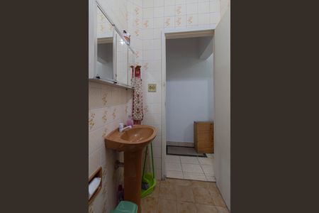 Casa à venda com 121m², 4 quartos e 2 vagas Casa à venda com 121m², 4 quartos e 2 vagasBanheiro 1