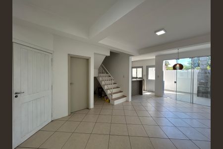 Sala de casa de condomínio à venda com 3 quartos, 144m² em Rondônia, Novo Hamburgo