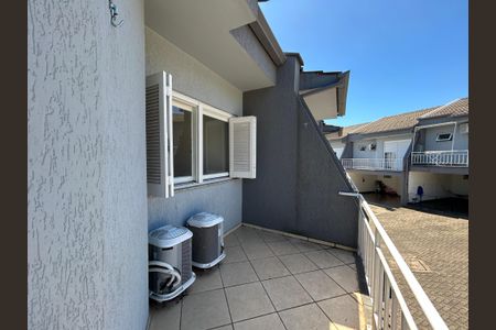 Casa de condomínio à venda com 144m², 3 quartos e 2 vagasSacada do Quarto 2