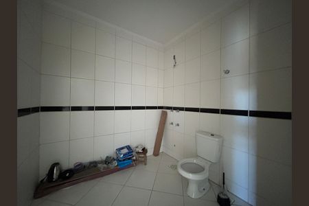 Casa de condomínio à venda com 144m², 3 quartos e 2 vagasBanheiro da Suíte