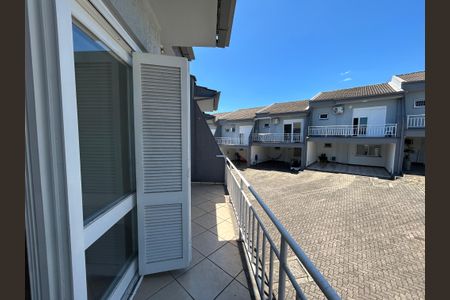 Casa de condomínio à venda com 144m², 3 quartos e 2 vagasSacada do Quarto 2