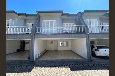 Casa de condomínio à venda com 144m², 3 quartos e 2 vagasFachada