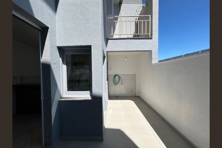 Casa de condomínio à venda com 144m², 3 quartos e 2 vagasChurrasqueira