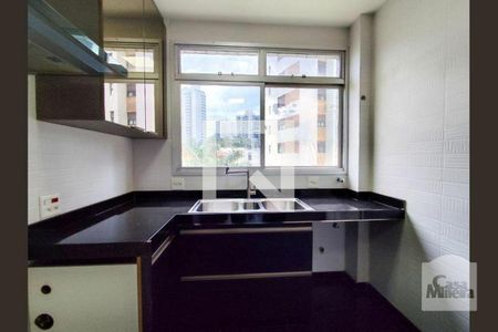 Apartamento à venda com 300m², 3 quartos e 3 vagasCozinha