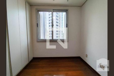 Apartamento à venda com 300m², 3 quartos e 3 vagasQuarto