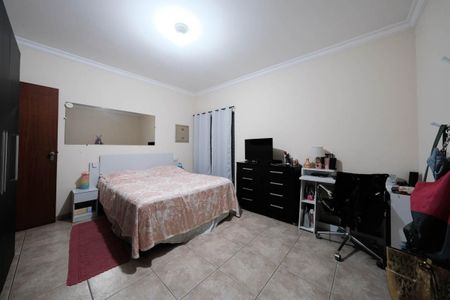 Casa à venda com 350m², 5 quartos e 2 vagasSuíte