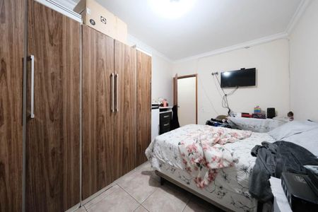 Quarto 2 de casa à venda com 5 quartos, 350m² em Vila Nhocuné, São Paulo