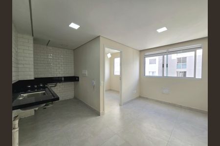 Sala/Cozinha de apartamento para alugar com 2 quartos, 34m² em Veleiros, São Paulo