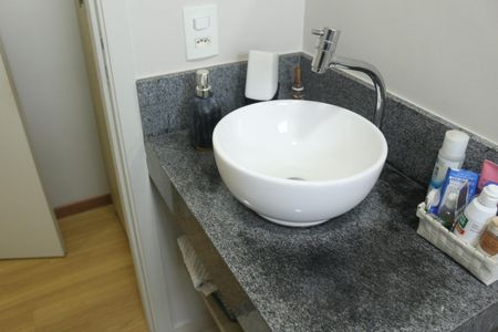 Apartamento à venda com 65m², 2 quartos e 1 vagaBanheiro da Suíte 1