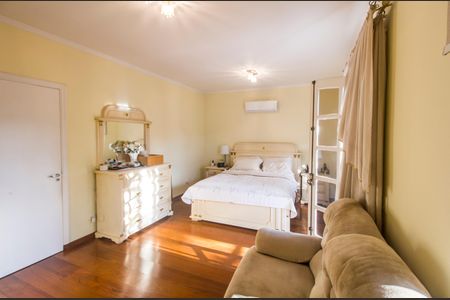 Casa de condomínio para alugar com 400m², 4 quartos e 3 vagasSuíte 1