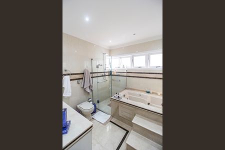 Casa de condomínio para alugar com 400m², 4 quartos e 3 vagasBanheiro da Suíte