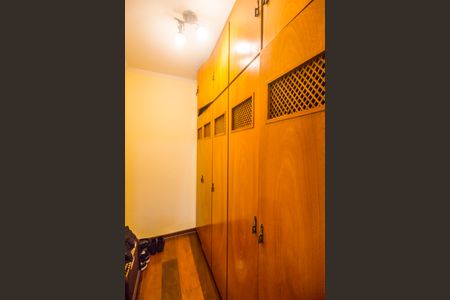 Casa de condomínio para alugar com 400m², 4 quartos e 3 vagasCloset da suíte